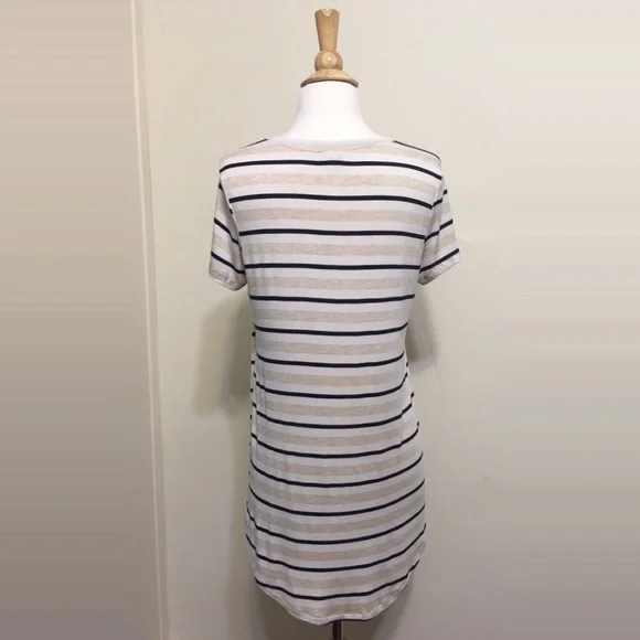 High Low Side Slits Dolphin Hem Short Sleeve Tee - Picture 5 of 5